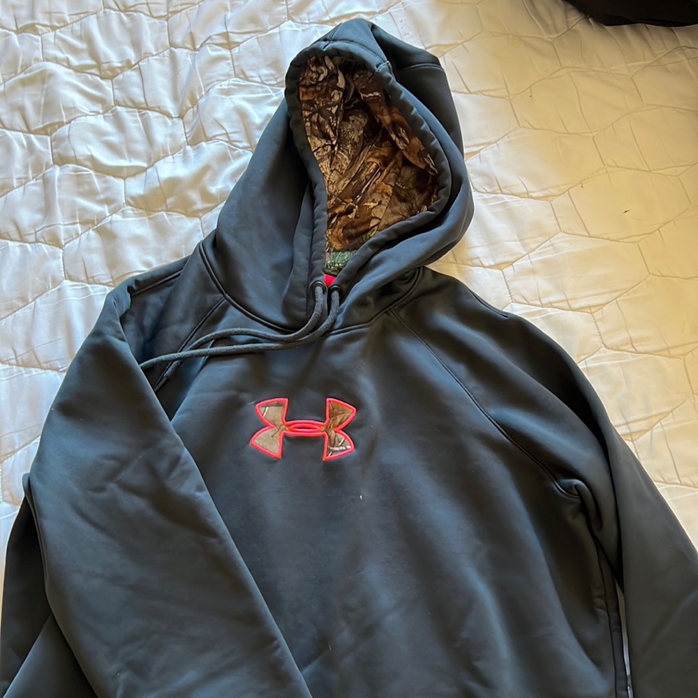 XL Women’s Under Armour Pullover Sweatshirt